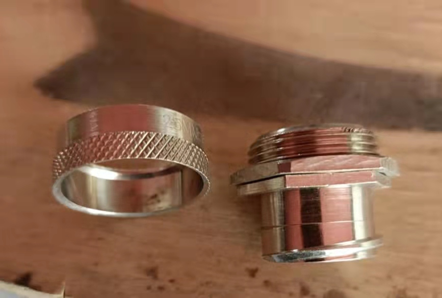 BS4568 32mm Brass Thread Fittings Short Male Bush