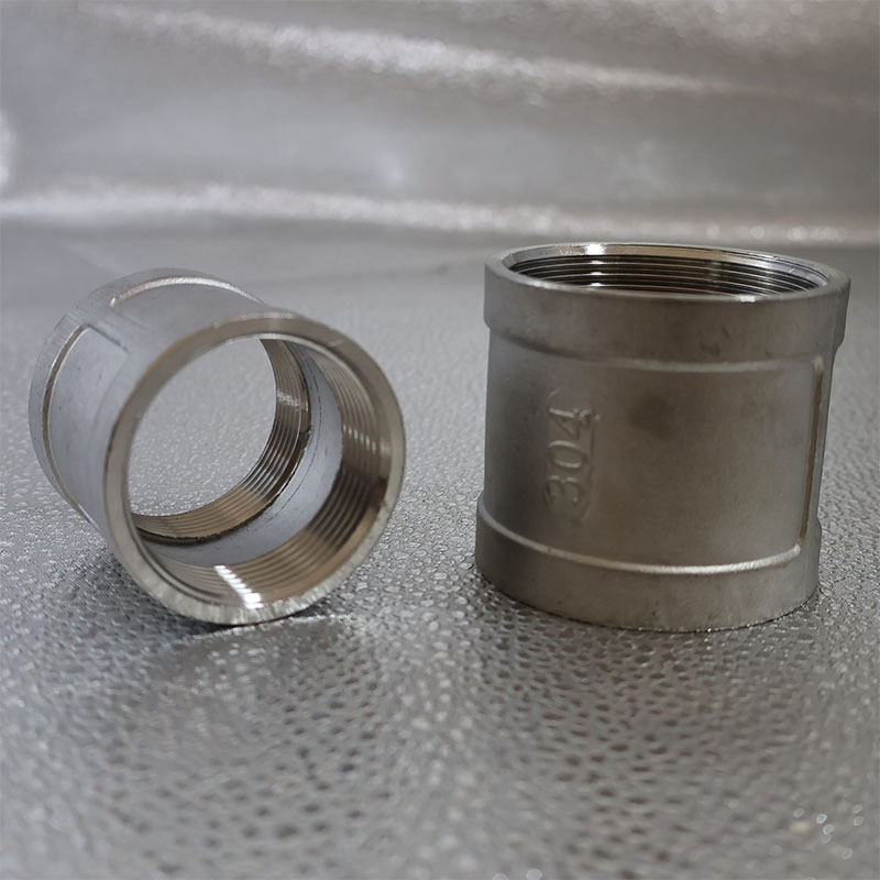 Corrosion Resistant Stainless Steel Female Pipe Fitting China Factory Precision Casting Socket Banded