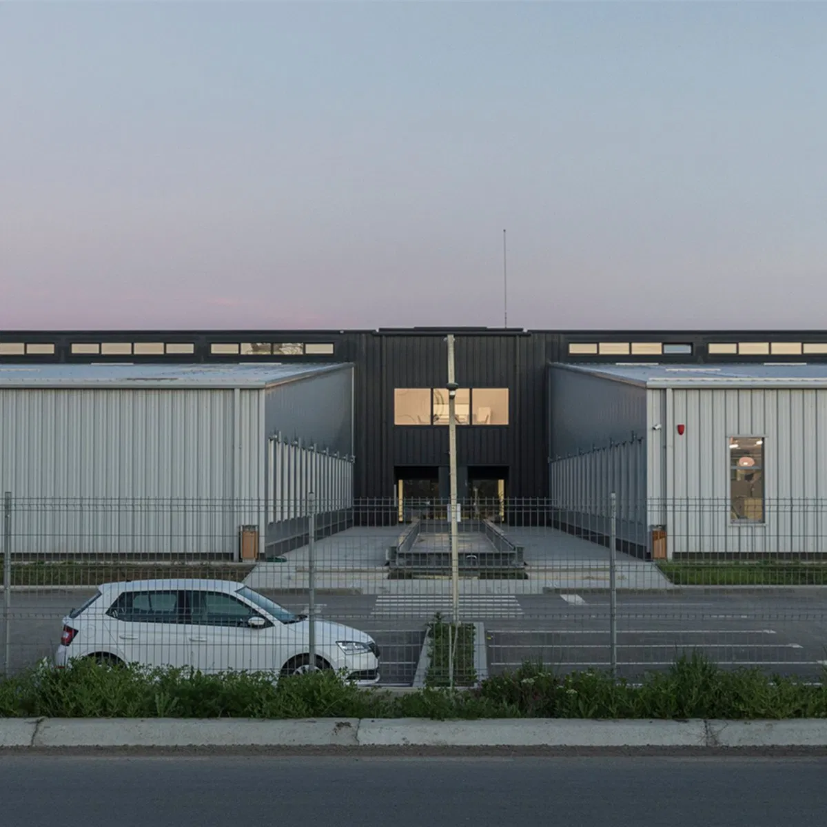 Prefabricated Large Span Basic Customization Steel Structure Building for Workshop Warehouse Factory