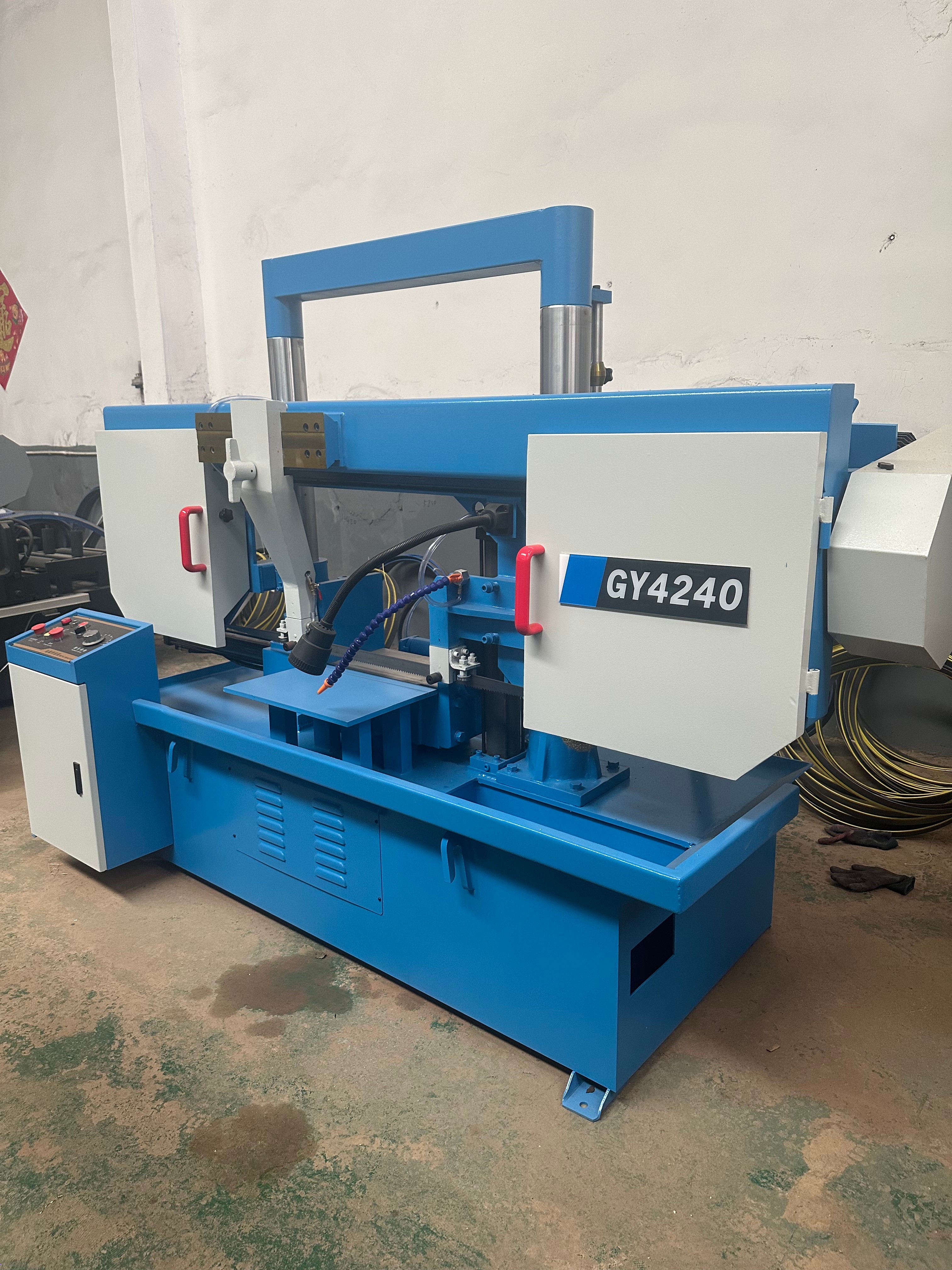 Ленточная пила по металлу ручная с редуктором