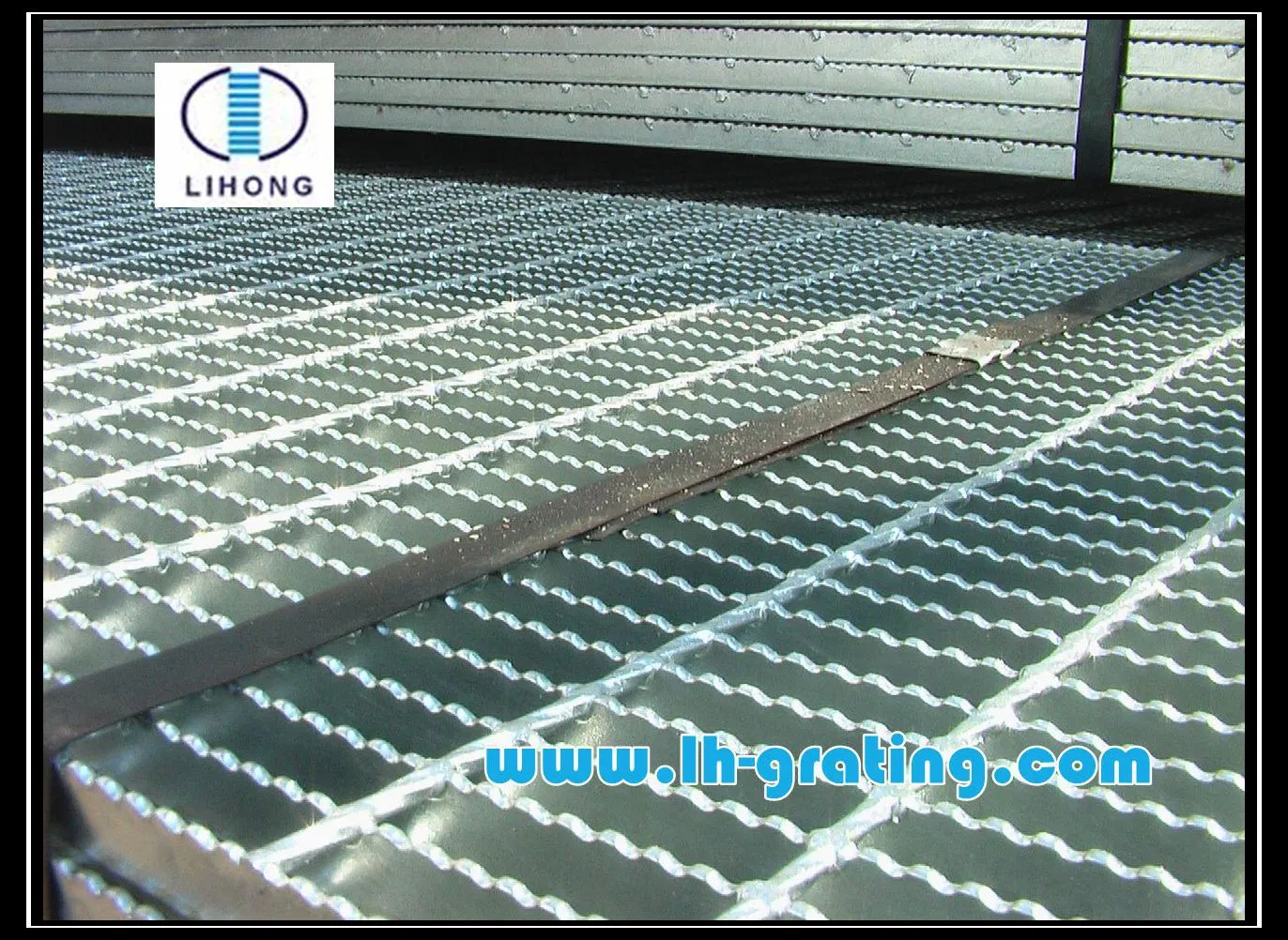 Industrial Professional Serrated or Plain Flat Steel Grating for Walkside