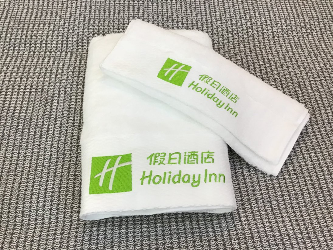 Wholesale Plain White Color 100% Cotton Bath Hotel Towel with Embroidery Logo