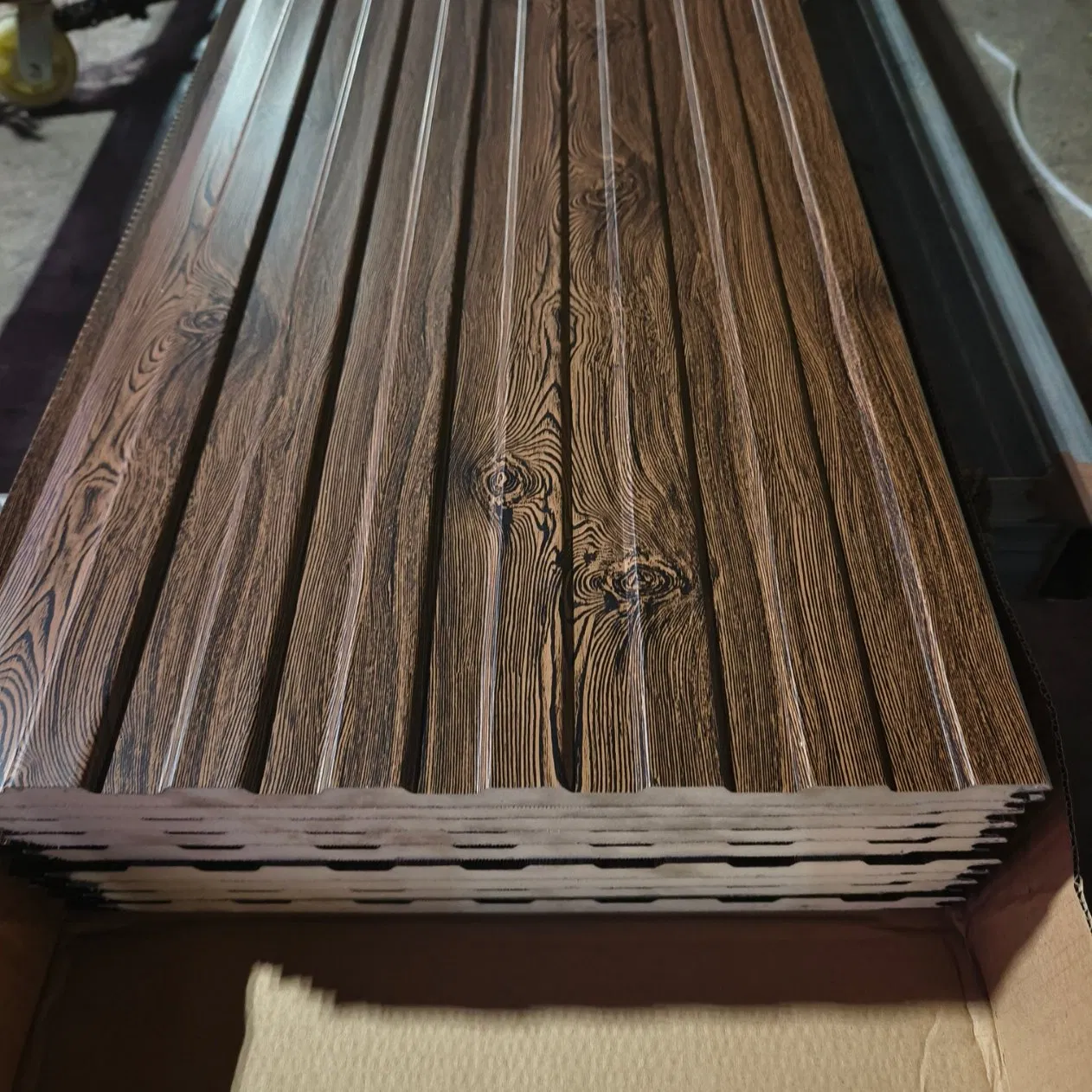 16mmengraved Polyurethane Sandwich Panels, Flame Retardant Fireproof Boards, and Heat Insulation Panels for Interior and Exterior Walls