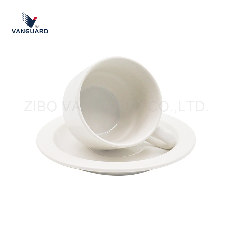 Керамическая чашка для кофе с блюдцем, белая