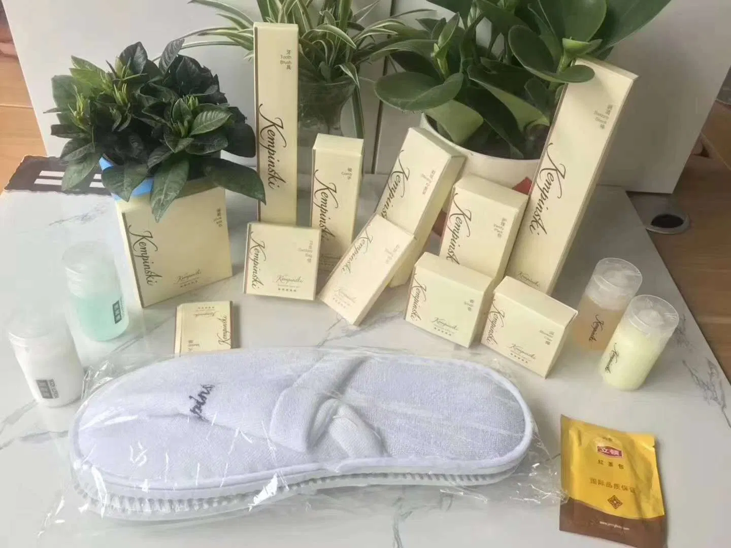 Combination Pack of Toothpaste, Anti-Static Shampoo, and Slipper