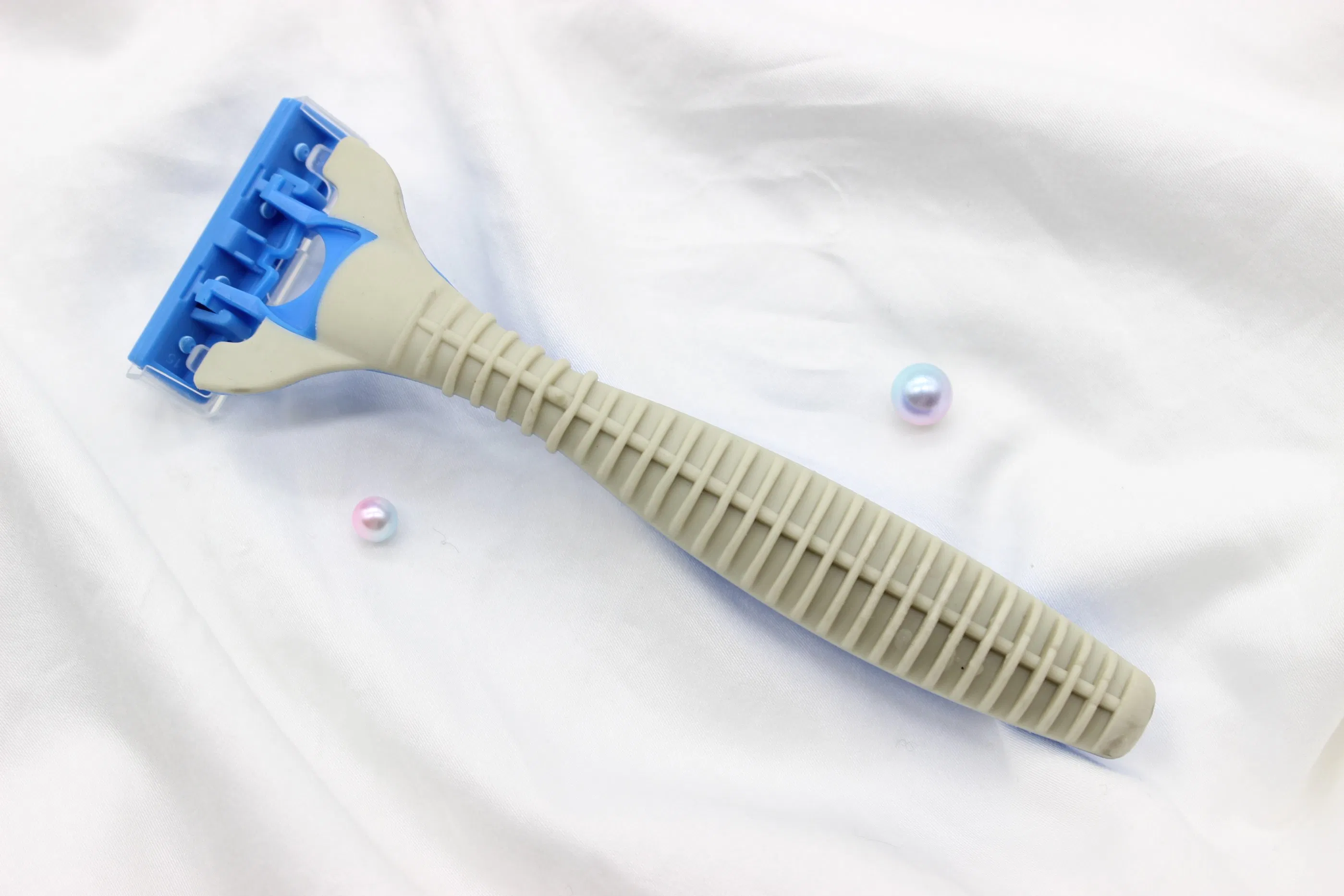 Luxury Disposable Hotel Razor 06