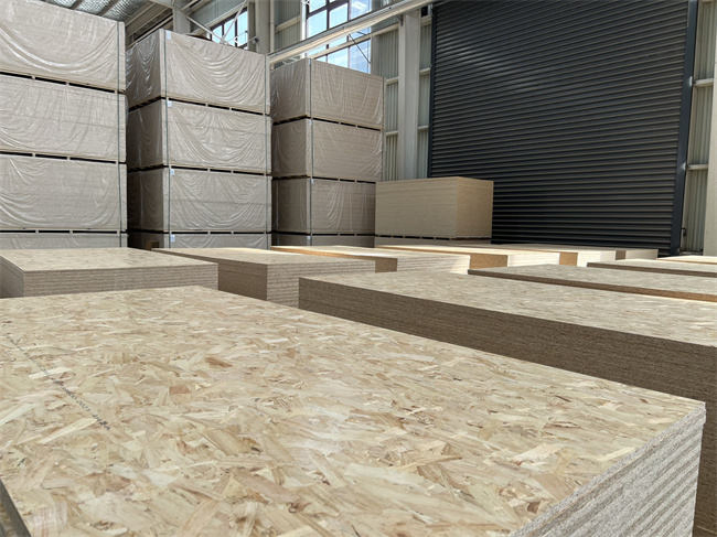Moisture Proof Environmentally Friendly OSB E0 Grade Oriented Strand Board for Cabinets