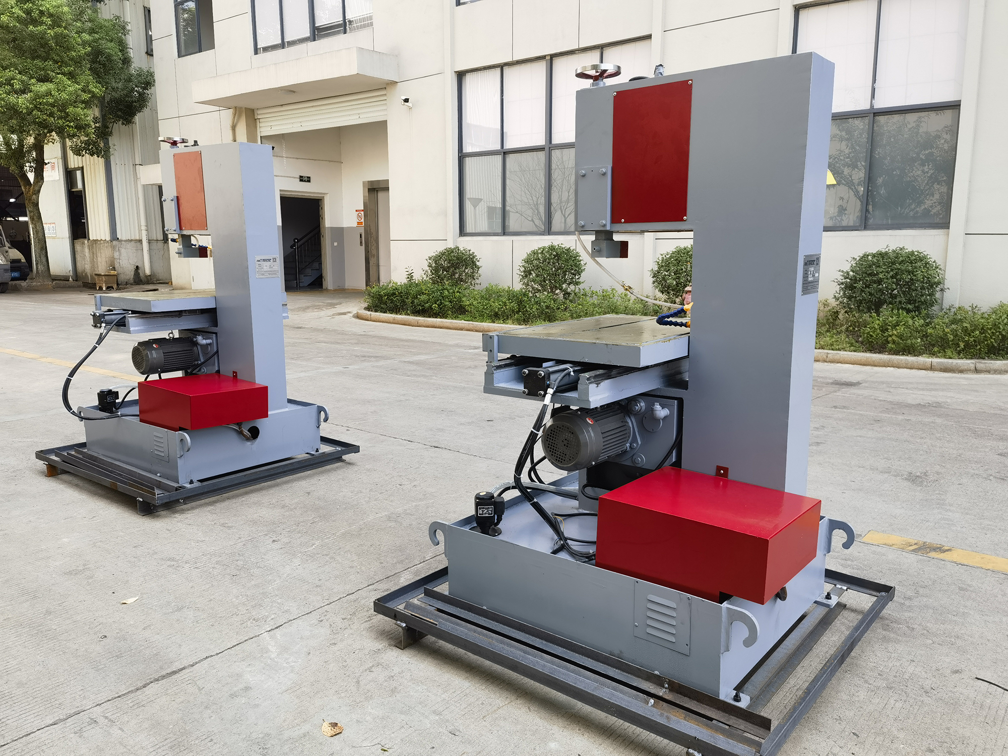 Станок ленточнопильный вертикальный гидравлический автоматический по металлу G5180