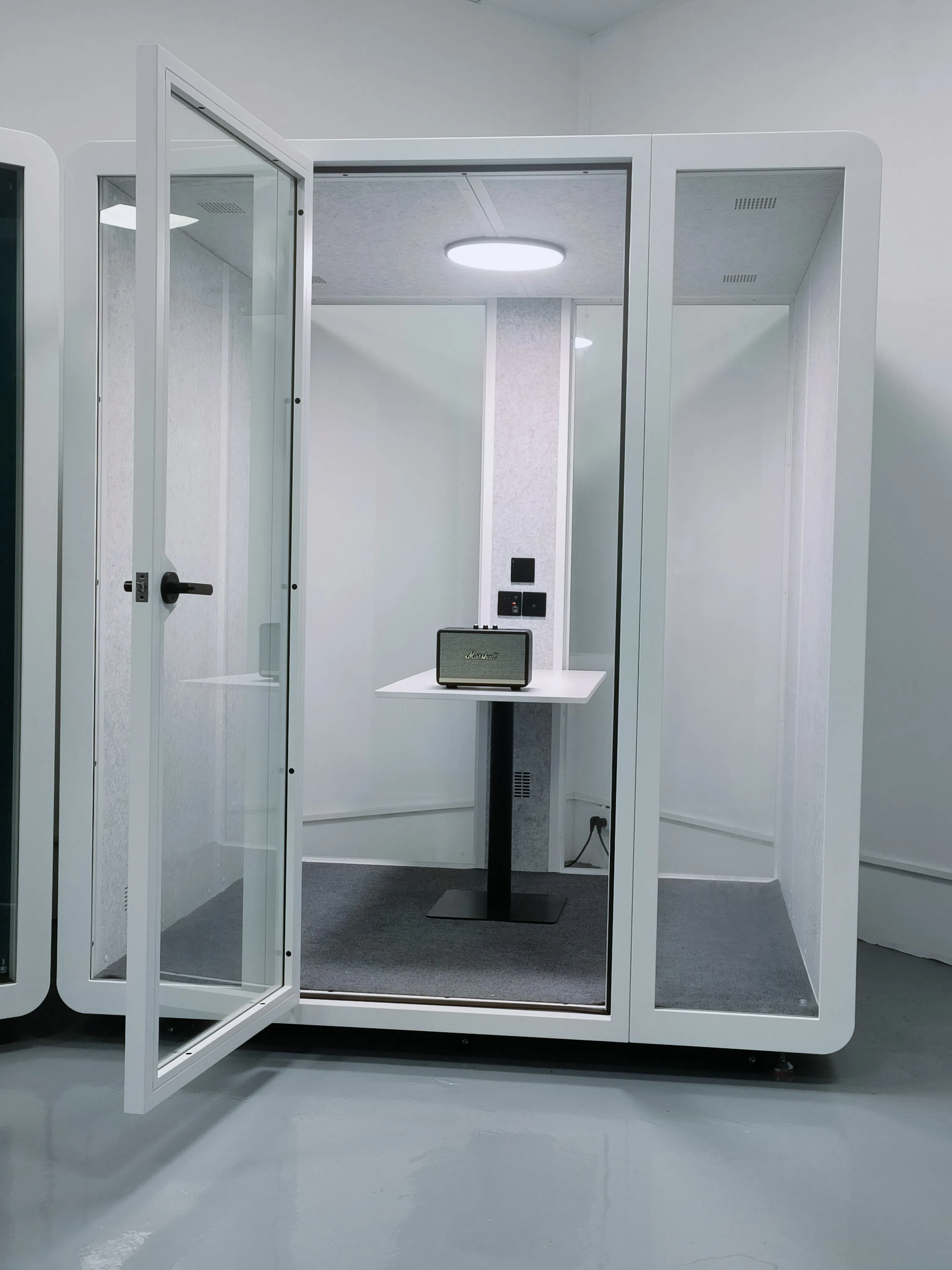 Premium 15 Db Soundproof Booth for Quiet Workspaces Phone Office Pod
