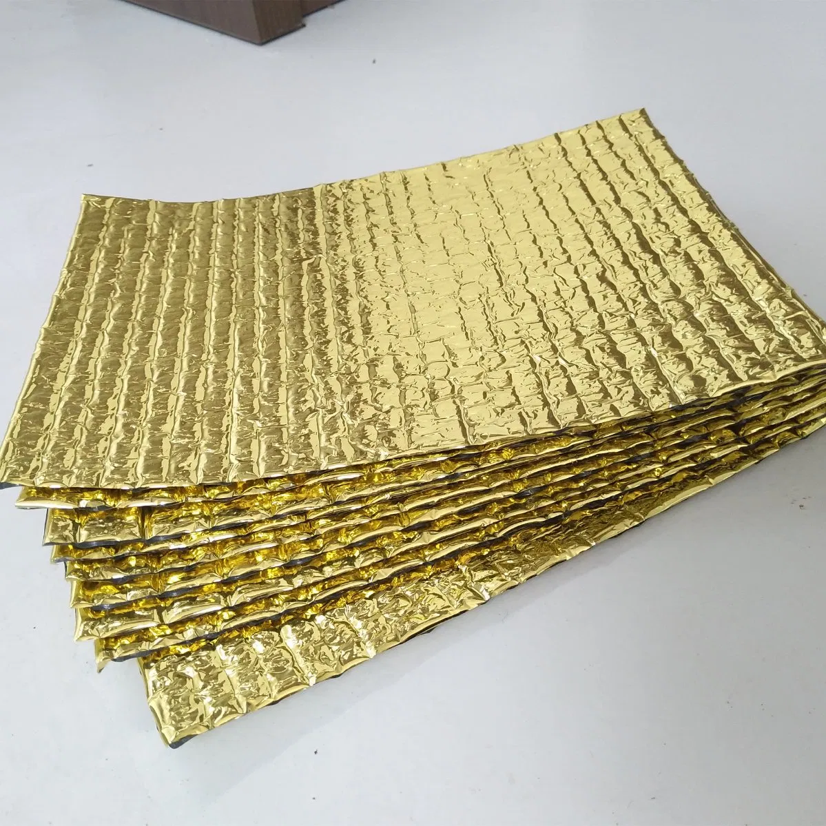 Building / Construction Materials Radiation Barrier Gold Aluminum Foil Double Bubble Thermal Insulation Material Metal Building Heat Resistant Ceiling Material