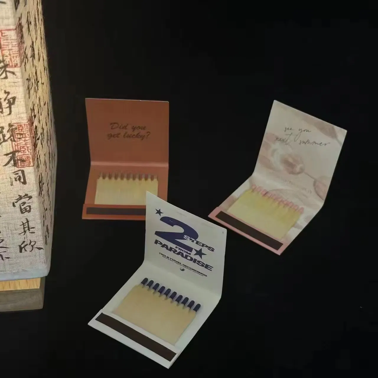 Customized Design of Wood Chip Match Book Compact and Convenient Carry Cigar Safety Matches Household Hotel Match Book