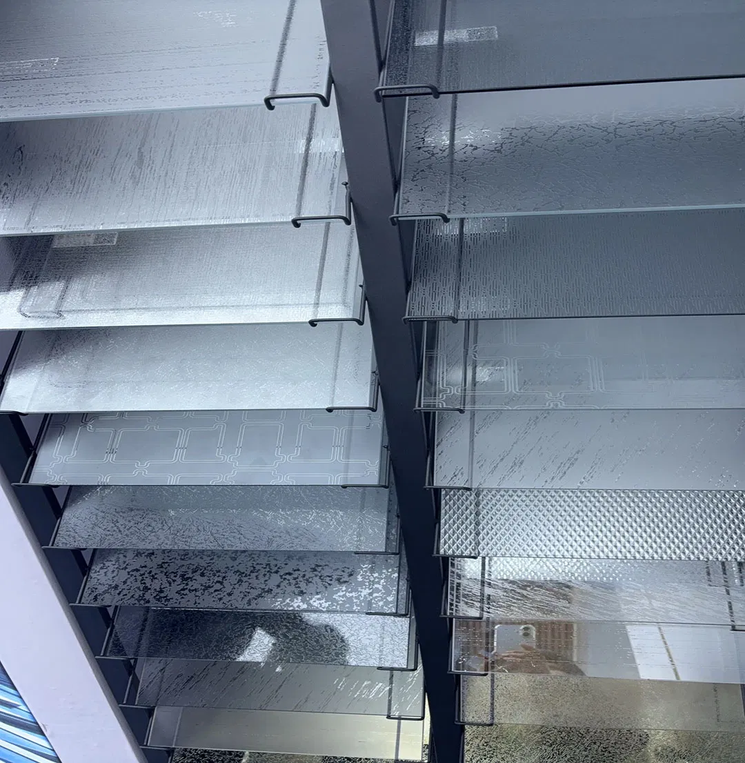 Modern Reflective Coated Acid Etched Shower Glass Designs