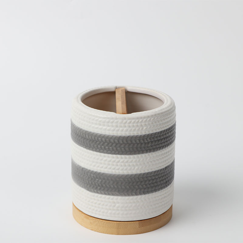 Versatile Ceramic Cup Guest Ready Bathroom Accessories