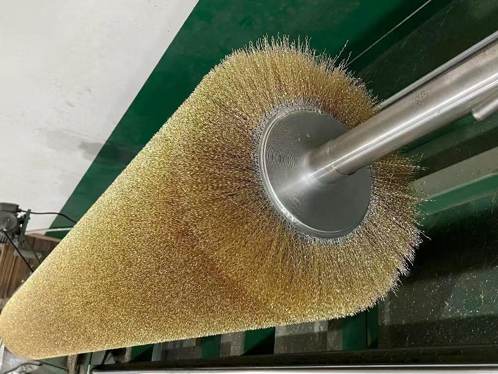 Промышленный цилиндрический проволочный ролик-щетка для полировки и удаления ржавчины