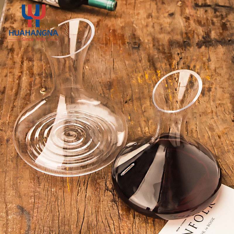 Vintage Design Bottle Shaped Wine Pourer Crystal Decanter and Wine Carafe for Red and White Wines Liquor and Cocktails