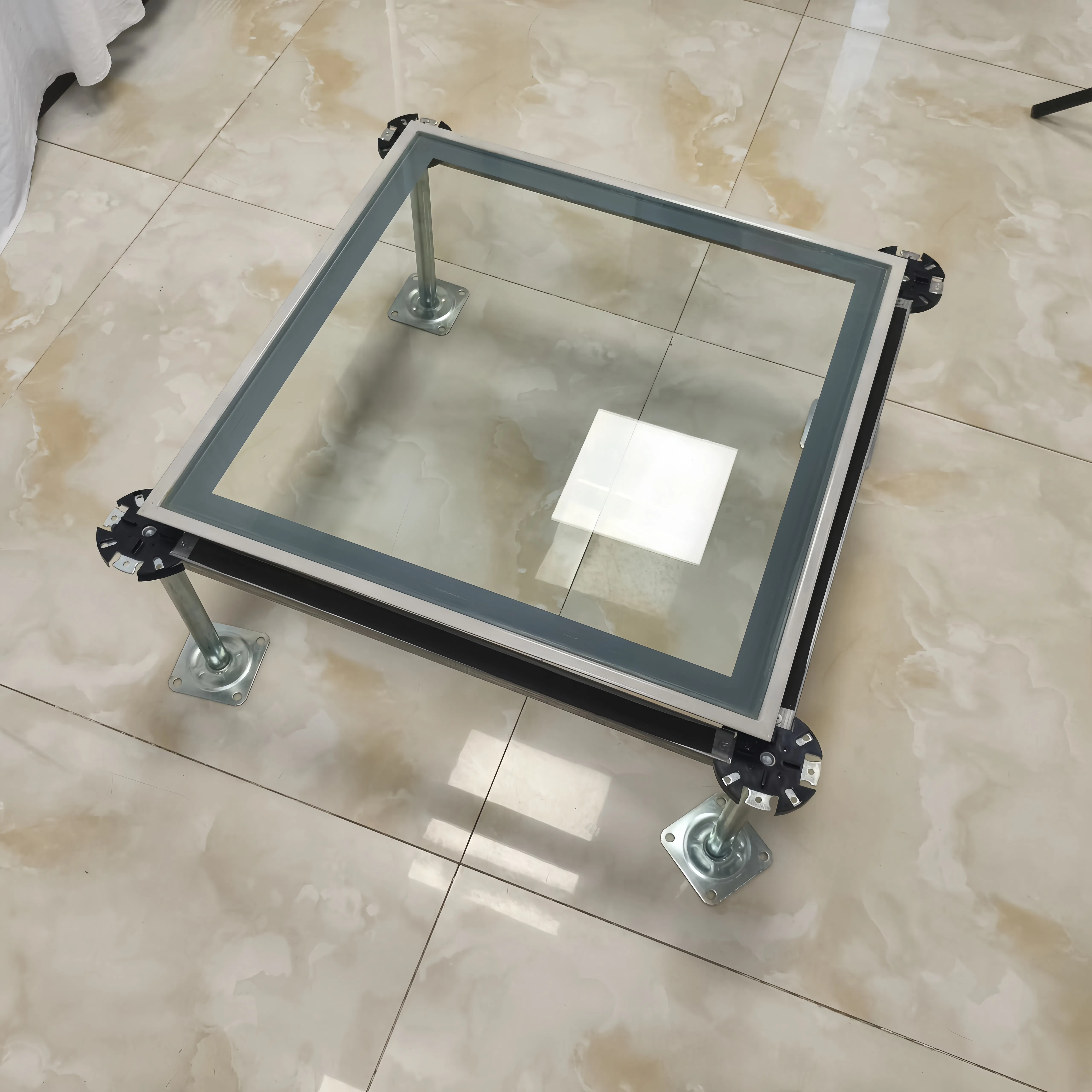 Lingding Efficient 12mm Anti-Corrosive Glass Raised Floor for Industrial Spaces