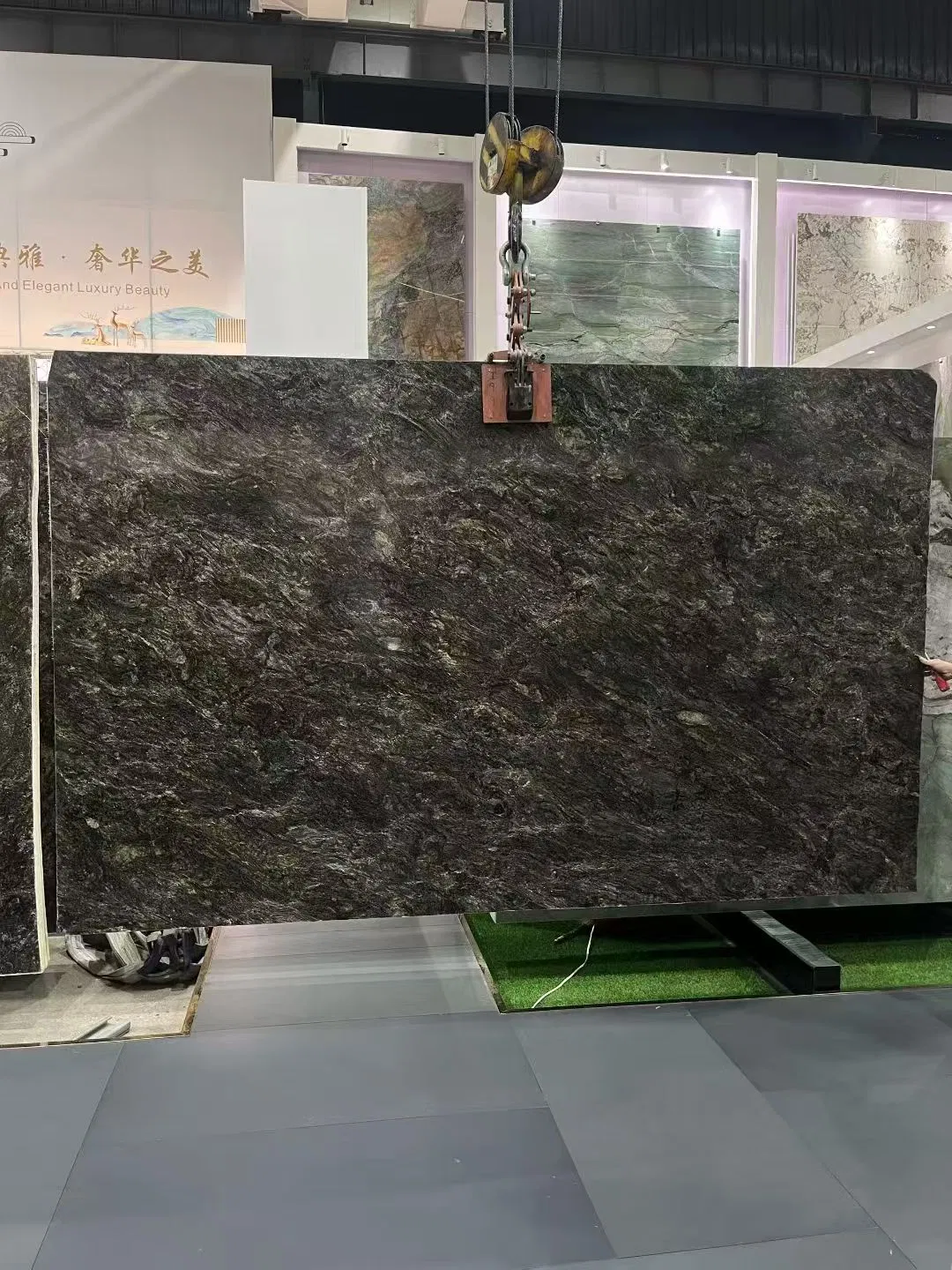 Platinum Luxury Granite Slabs with Dark Tone Veining