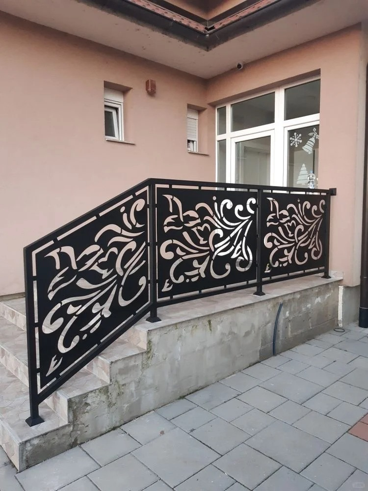 Customizable Outdoor Stair Fences for Balconies and Garden Spaces