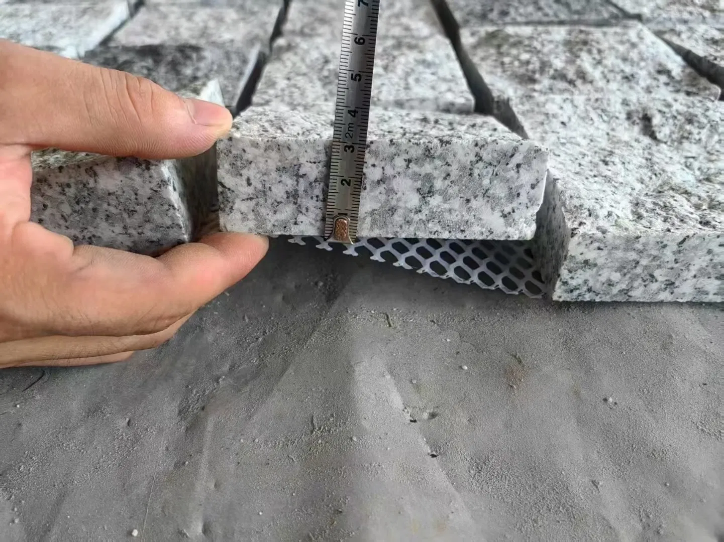 Natural split/flamed/bush-hammered/sandblasted/brushed dark/light Grey/gold Granite Cubes Paving for garden/outdoor/outside landscape/floor/wall/pool tiles/slab