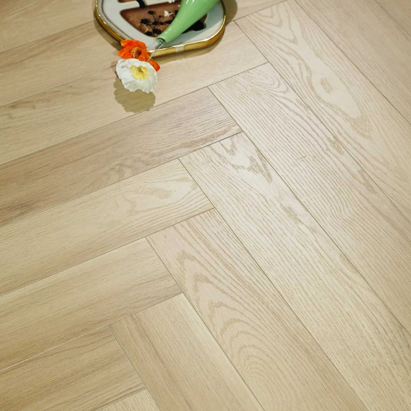 Customized Flooring Is Highly Wear-Resistant, Anti-Slip, Moisture-Proof and Waterproof for Household Use