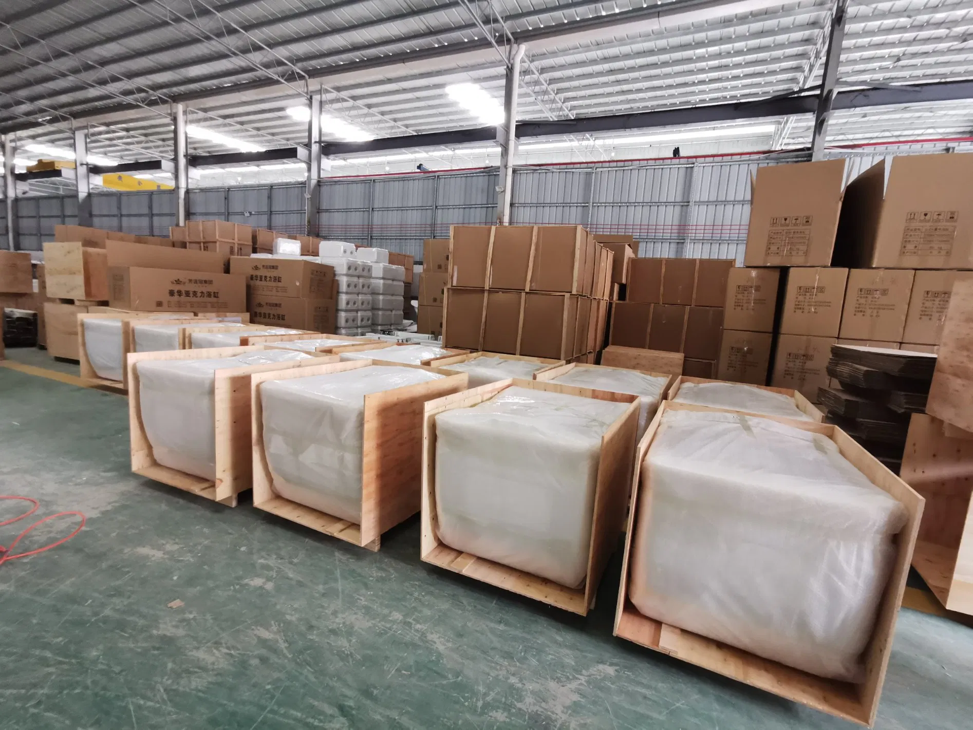 Детская ванночка с пузырьками воздуха и краном