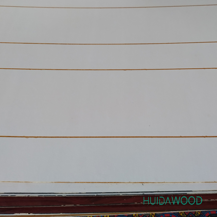 Фанера с бумажным покрытием и пазами для стен