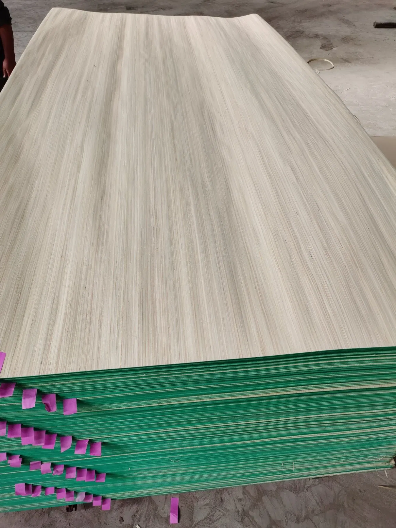 Factory-White Engineer Veneer Big Size Veneer 1300X3300X0.30mm 0.40mm 0.50mm