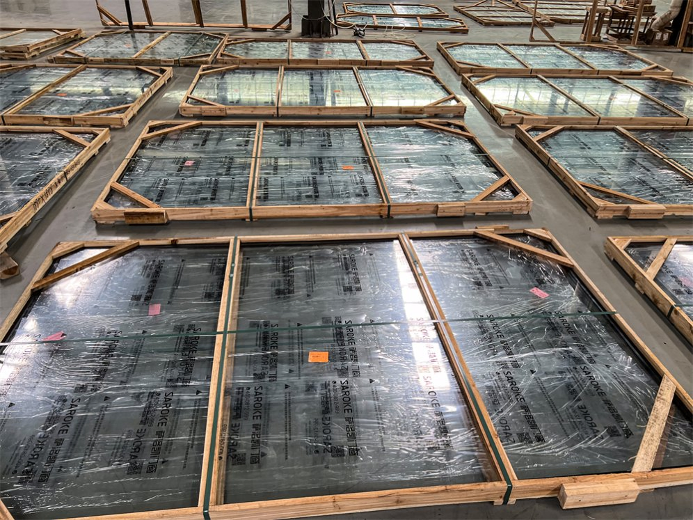 Smart Remote-Controlled Glass Window System for Modern Homes