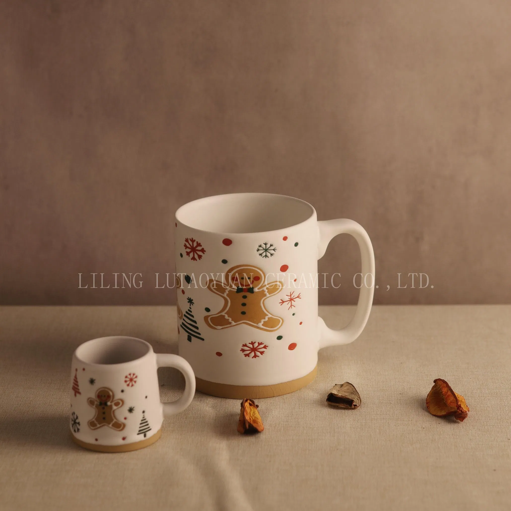 Source Factory Custom Christmas Ceramic Porcelain Tableware, Dinnerware, Christmas Design Promotion Gifts