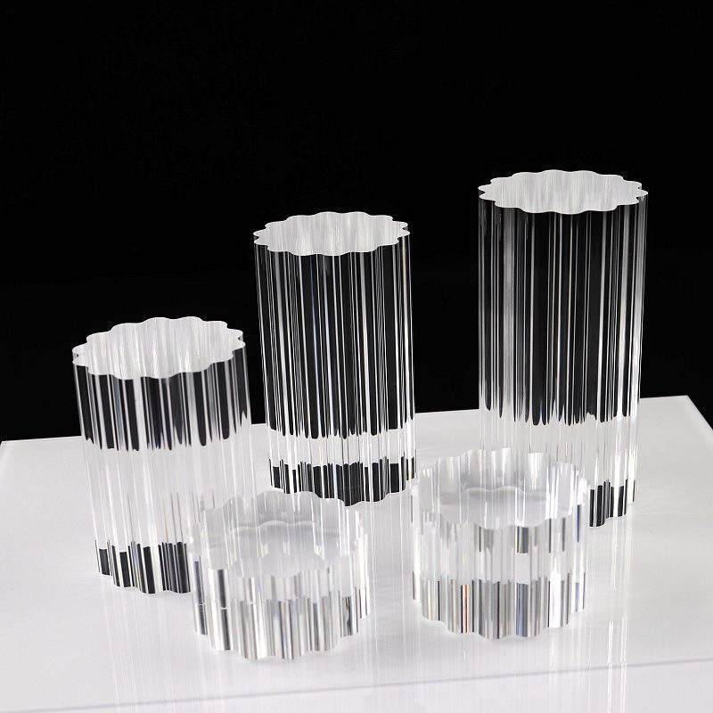 Clear Acrylic Display & Exhibition Stand for Jewelry & Cosmetic & Model Figure for Window