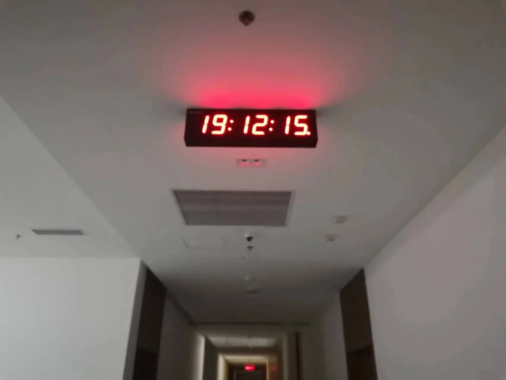 Electric Wall LED Timing Clock Temperature and Calendar Display for Gymnasium Hotel