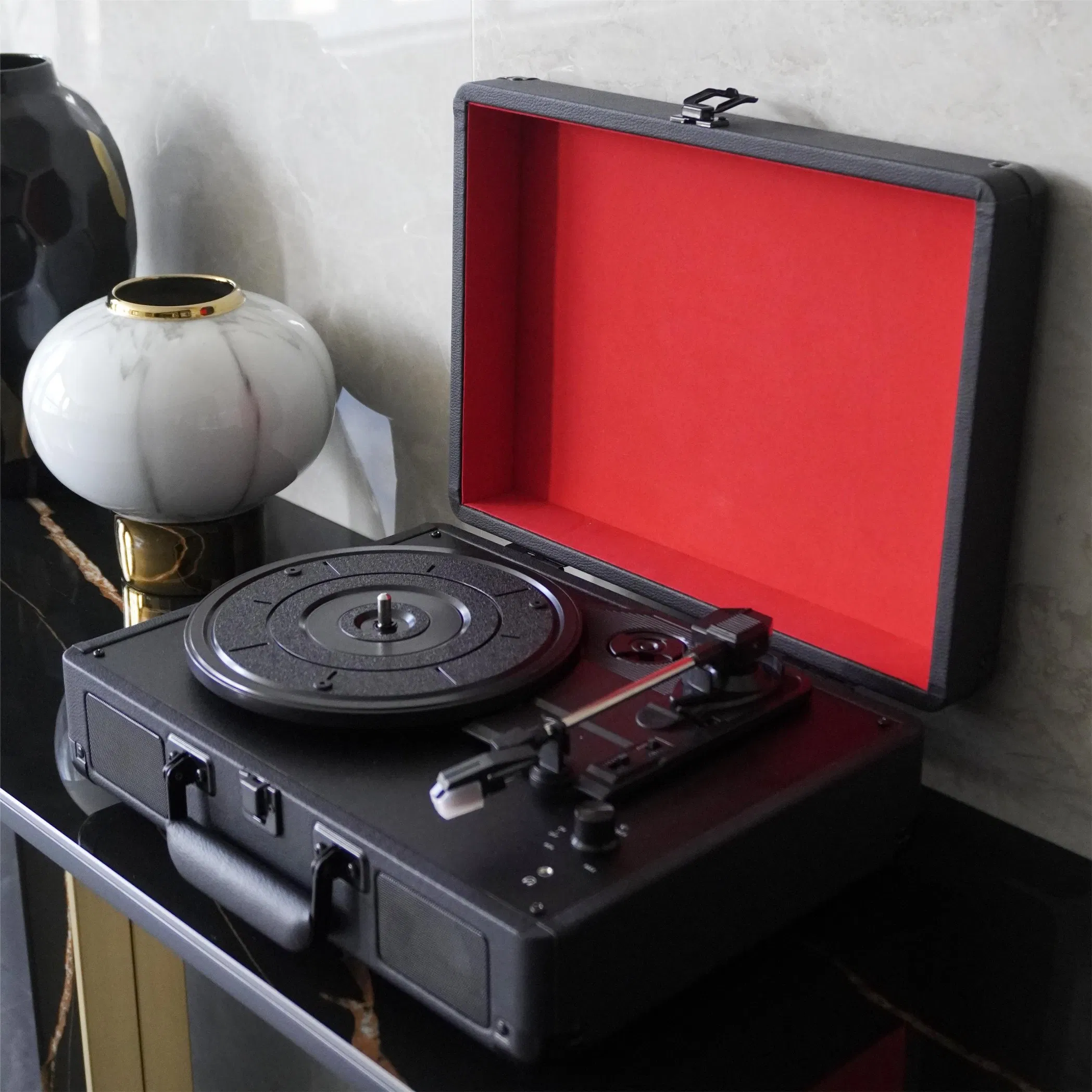 Портативный проигрыватель винила R102 с Bluetooth