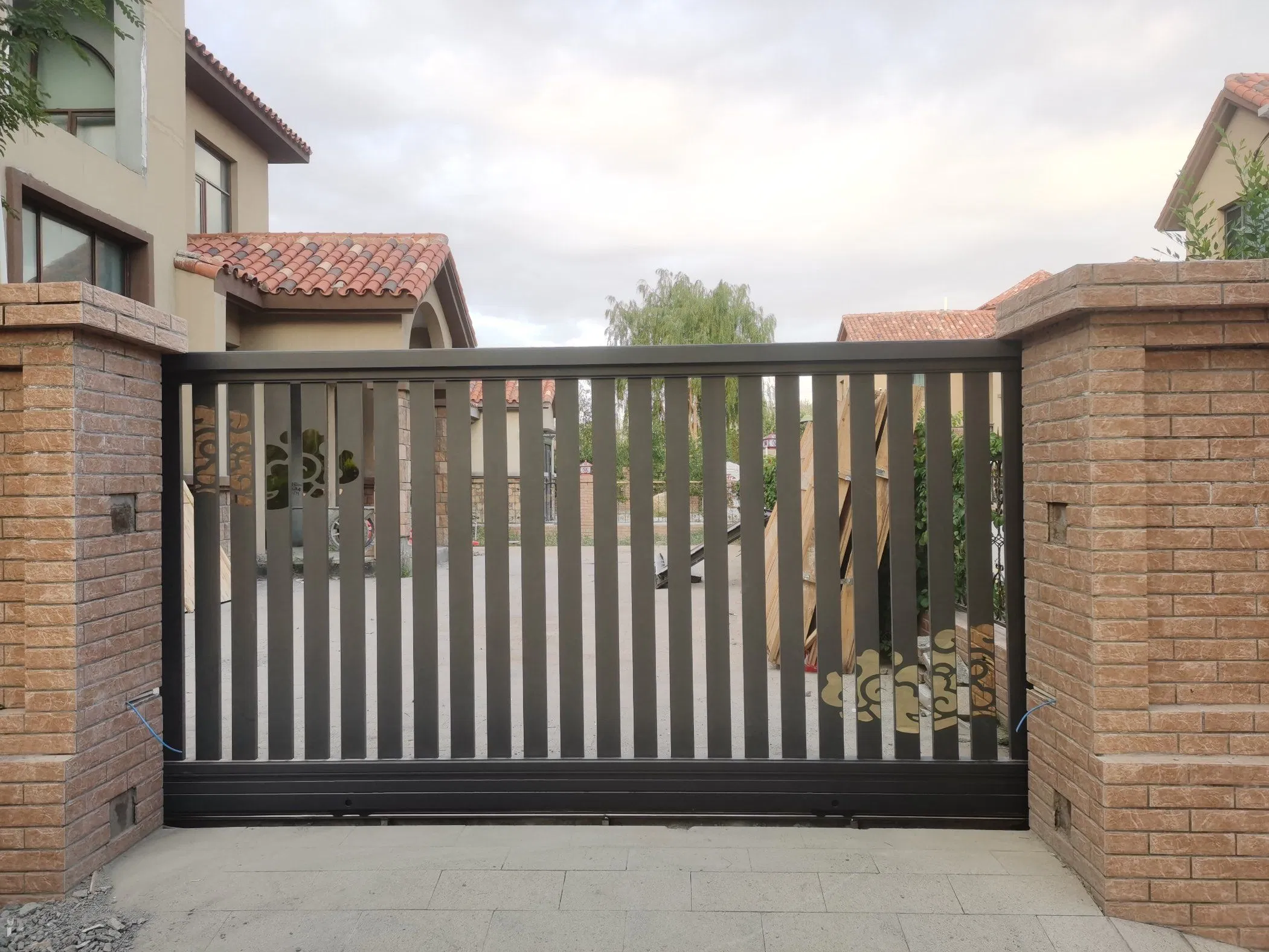 Раздвижная садовая дверь из алюминия в восточном стиле