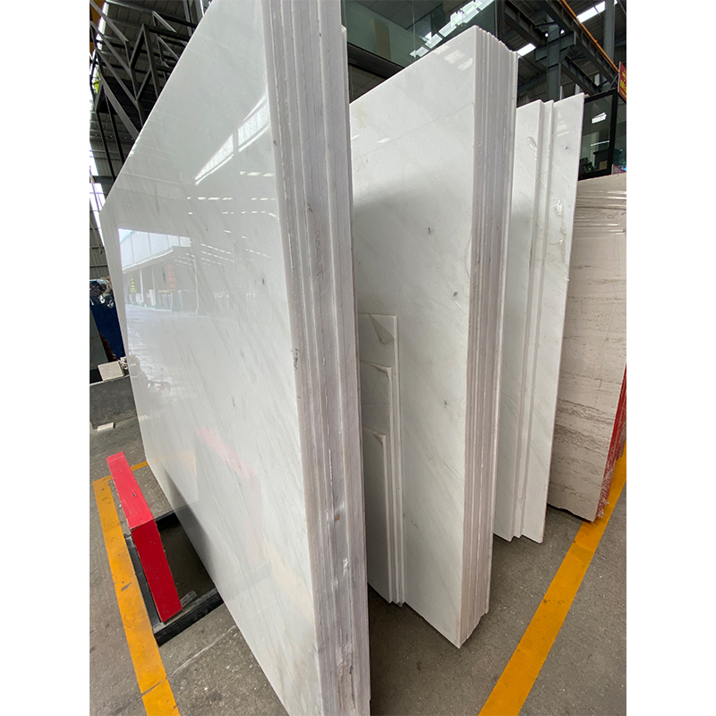 Polished Natural Stone China Statuario/Statuary White Marble Tiles/Slabs for Background/Flooring/Wall/Countertop/Indoor/Interior Decoration/Vanity Top Price