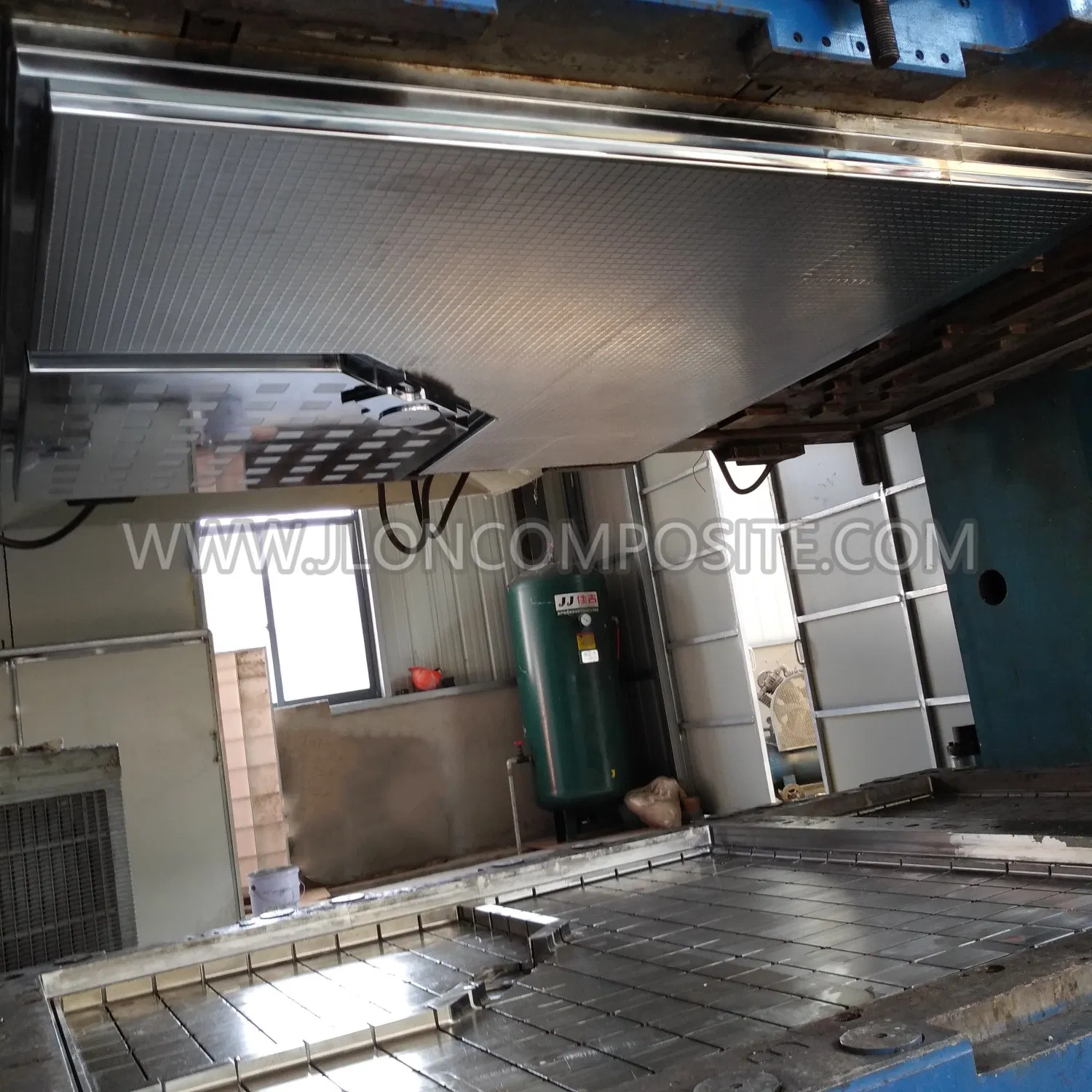 Economical SMC Hot Cast Shower Tray for Express Inn