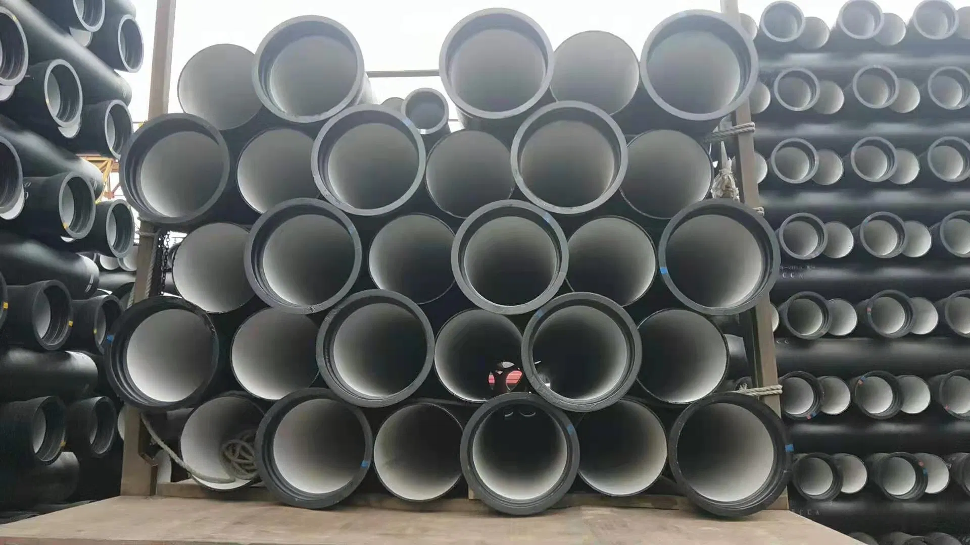 Class K9 Ductile Iron Pipe with Zinc Coating, 200mm to 400mm