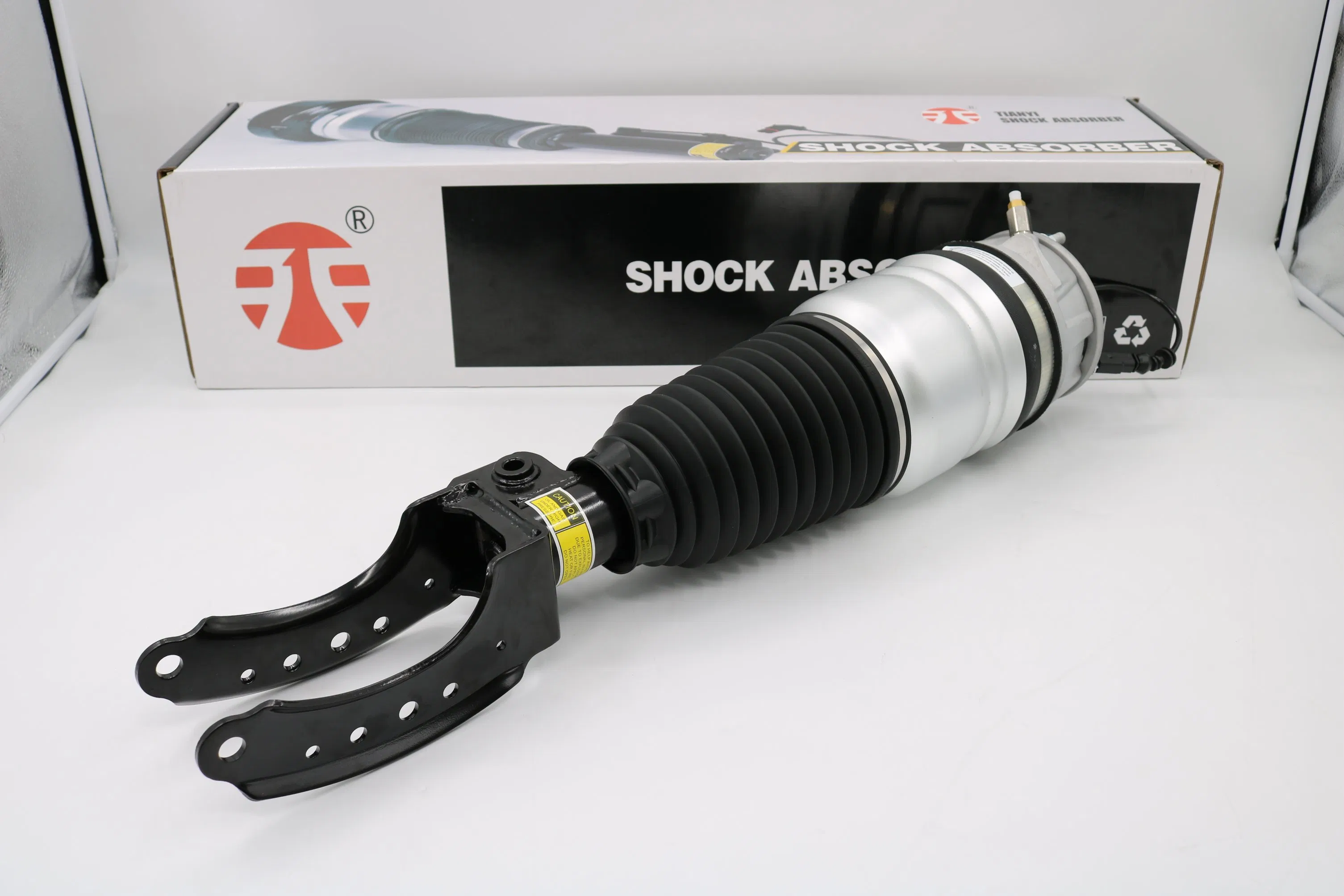 Кронштейн передней фары Audi Q7, Volkswagen Touareg, Porsche Cayenne (2010-2014)