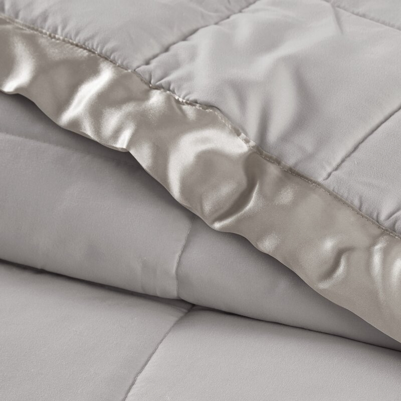 Lightweight Down Alternative Quilted Comfortable Blanket