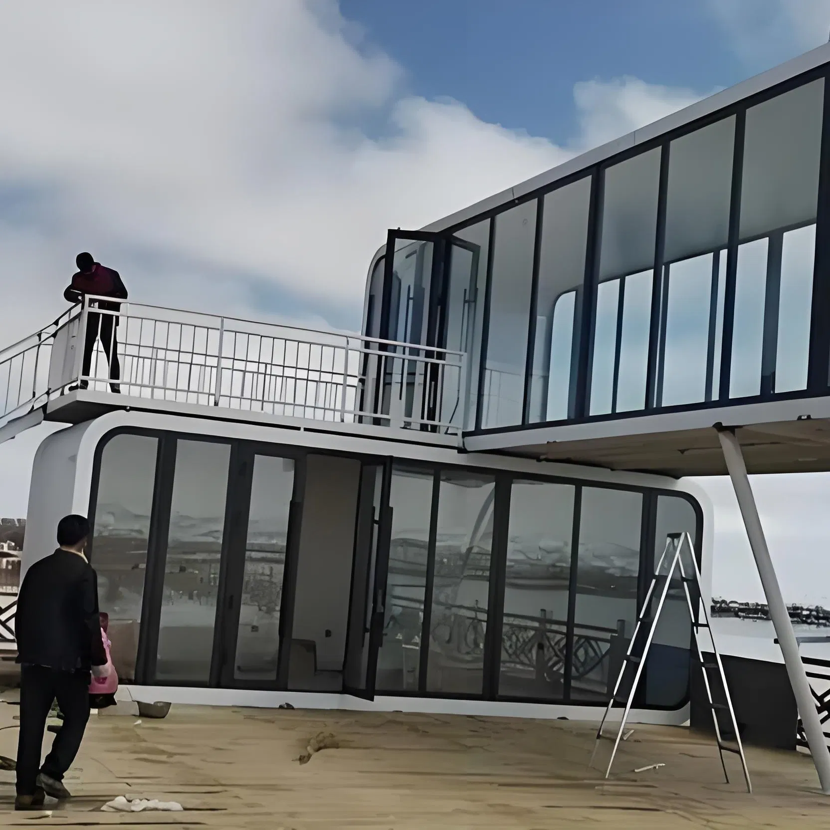 Zero-Basis Installation of Mobile Homestay Apple Cabin