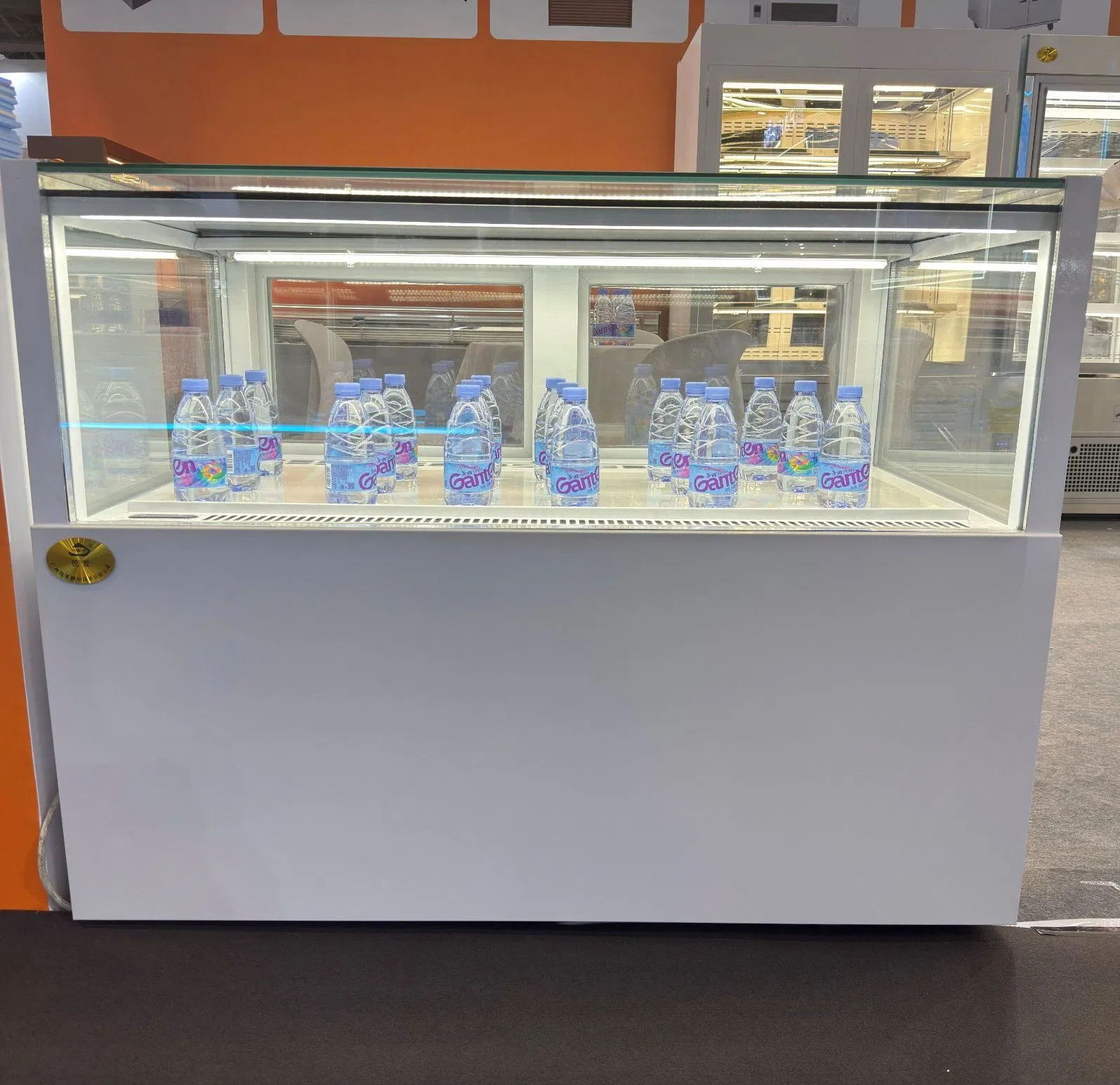 Commercial Frozen Food Display Cabinet with High Visibility Glass Upright Glass Door Freezer Showcase for Supermarket Convenience Store -18°C Fan Cooling Sy