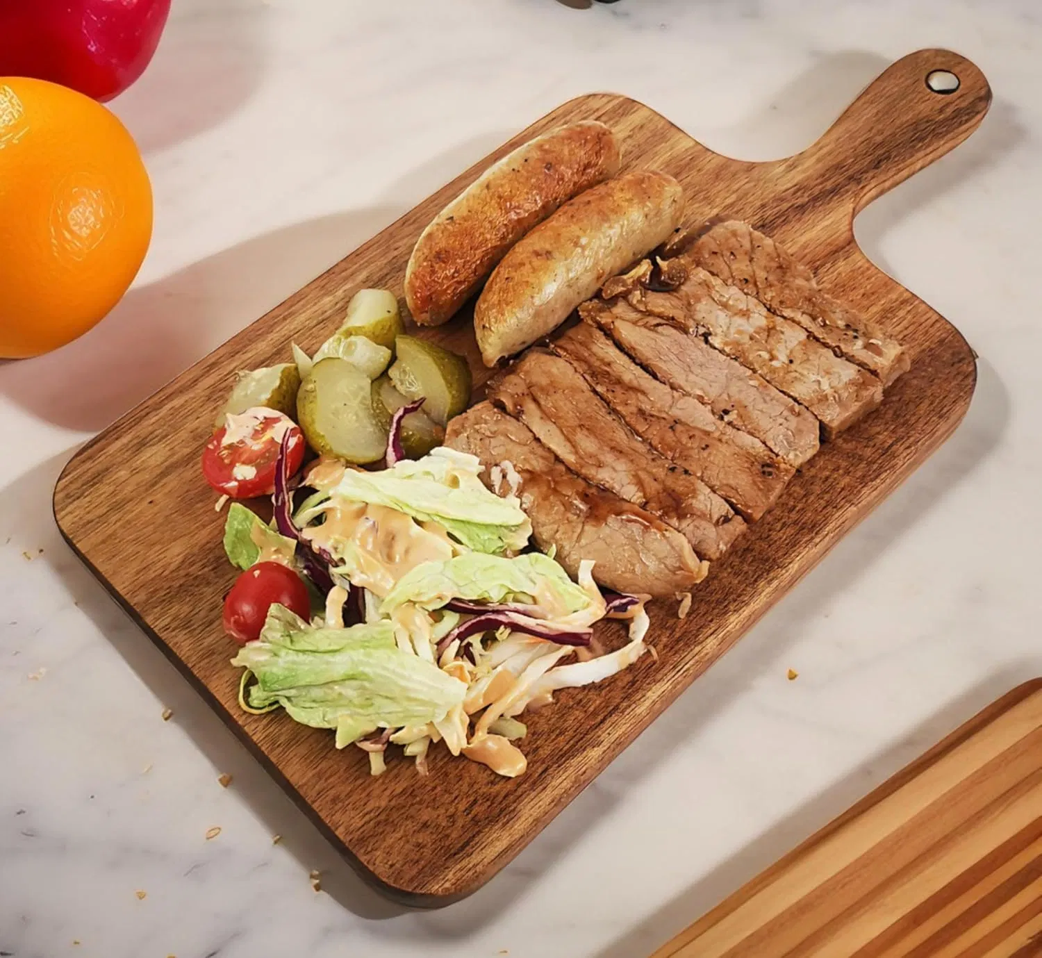 Разделочная доска из акации для сыра и закусок