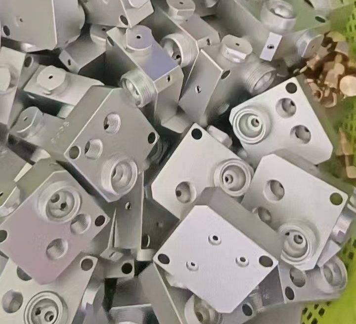 Литые детали из цинкового сплава для промышленности