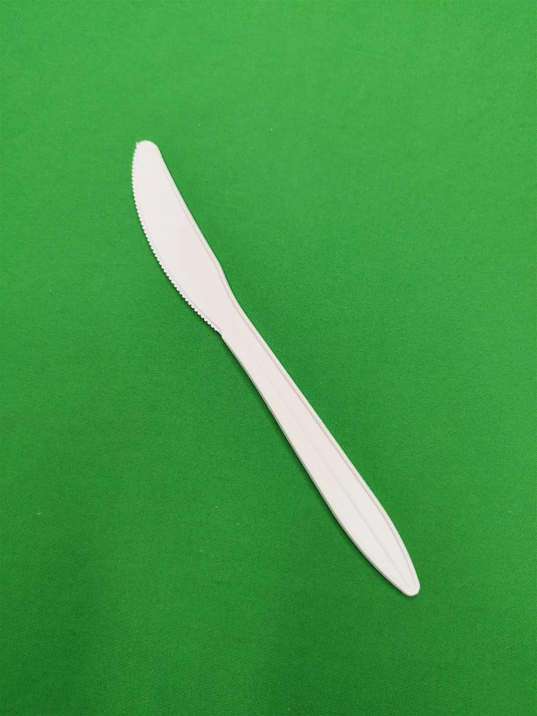 Biodegradable White Cornstarch Knife 16cm Length