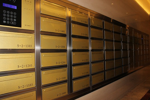 Secure and Durable Outdoor Mailbox Locker System for Communities