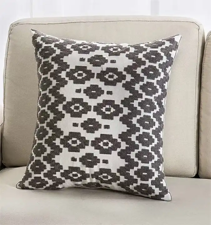 Xinlan Factory Home Sofa Cushion Cover 100%Polyester Classic Embroidery Pillow Case Luxury Throw Pillow Cover