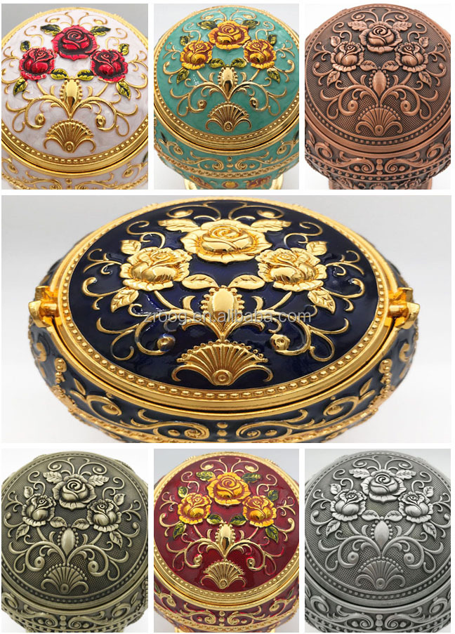 Vintage Windproof Ashtray with Lid Tabletop Cigarette Ashtray for Outdoor Indoor Metal Push Down Ashtray Smoking Ash Tray Hand Stamped Pattern Gift