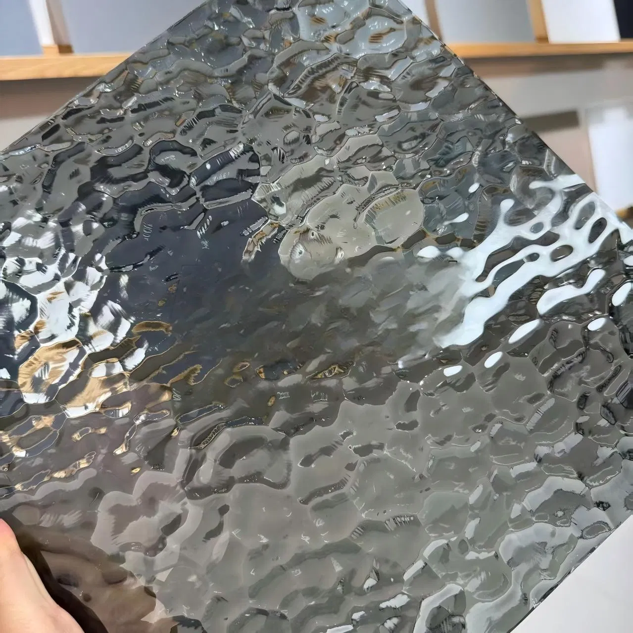 Defining Space with Artistic Glass