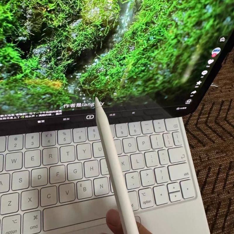 Slim Portable Touch Pencil with Tap Control for Tablet Screens