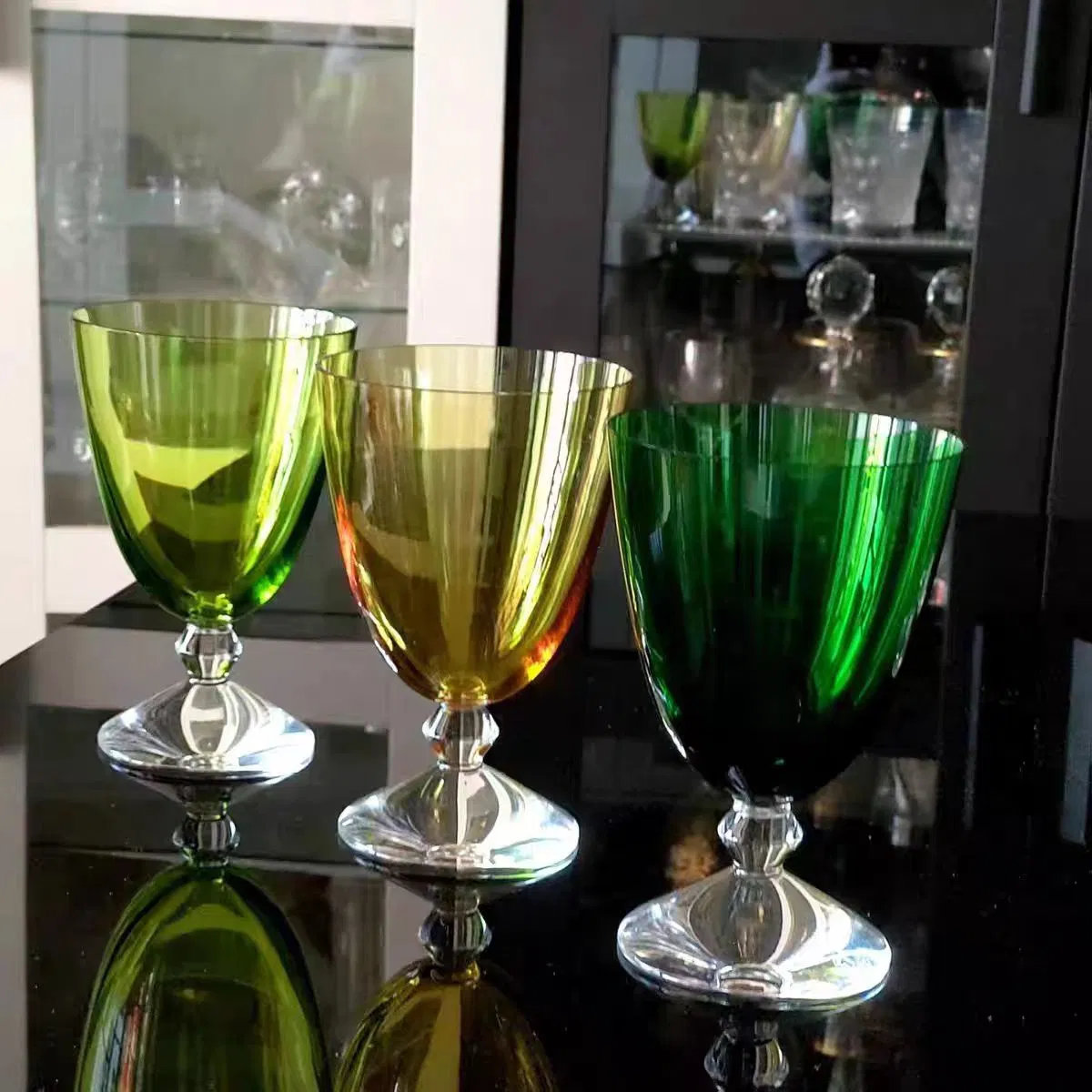 Custom-Made Handcrafted High Borosilicate Glass Wine Glasses with Pink and Blue Spherical Handles and Colored Handle Glass Goblets