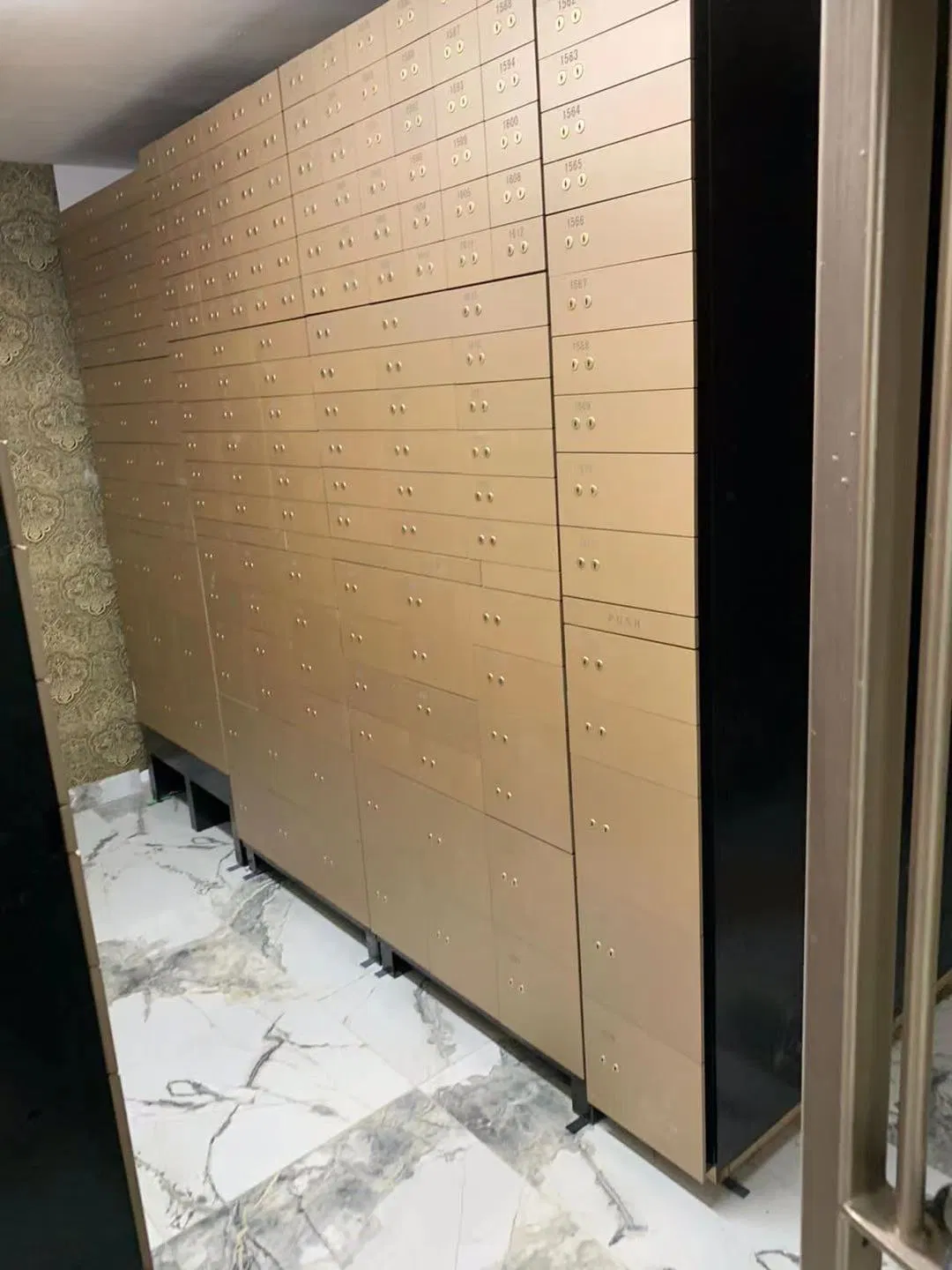Antimagnetic Stainless Steel Hotel Lobby Safe Deposit Box for Bank